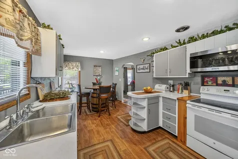 705 Maple Rockville IN 47872