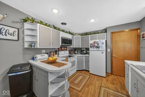 705 Maple Rockville IN 47872