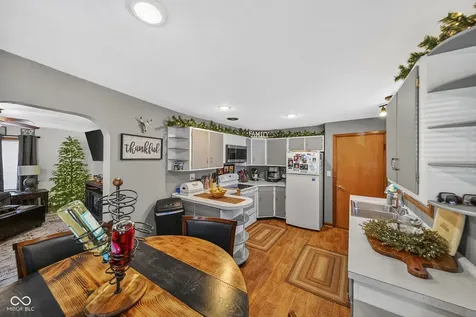 705 Maple Rockville IN 47872