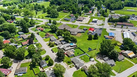 705 Maple Rockville IN 47872