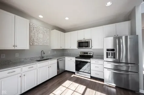 10903 Perry Pear Drive Zionsville IN 46077