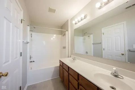 10903 Perry Pear Drive Zionsville IN 46077