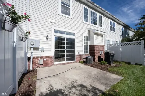 10903 Perry Pear Drive Zionsville IN 46077