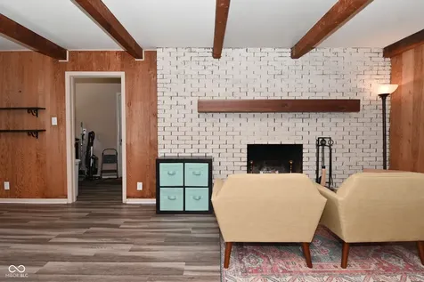 6831 Whisper Oaks Court Indianapolis IN 46214