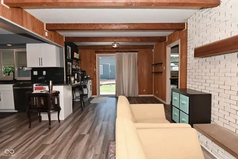 6831 Whisper Oaks Court Indianapolis IN 46214