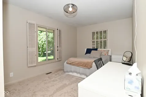 6831 Whisper Oaks Court Indianapolis IN 46214