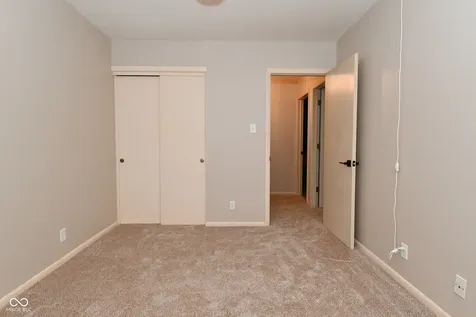 6831 Whisper Oaks Court Indianapolis IN 46214