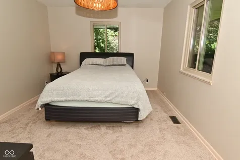 6831 Whisper Oaks Court Indianapolis IN 46214