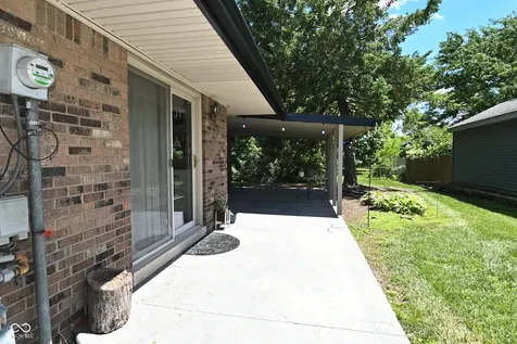 6831 Whisper Oaks Court Indianapolis IN 46214