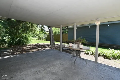 6831 Whisper Oaks Court Indianapolis IN 46214