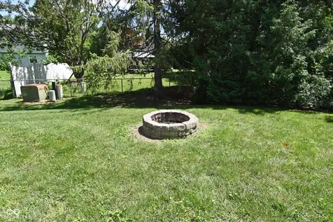 6831 Whisper Oaks Court Indianapolis IN 46214