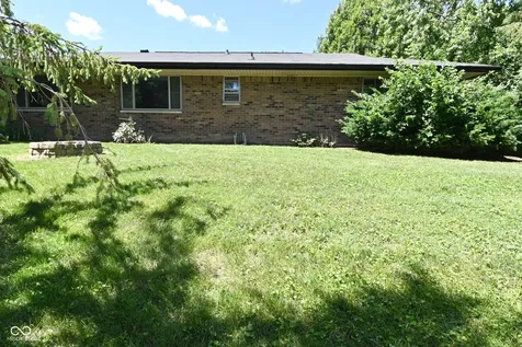 6831 Whisper Oaks Court Indianapolis IN 46214
