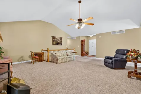 2516 Wyndham Place N Columbus IN 47203