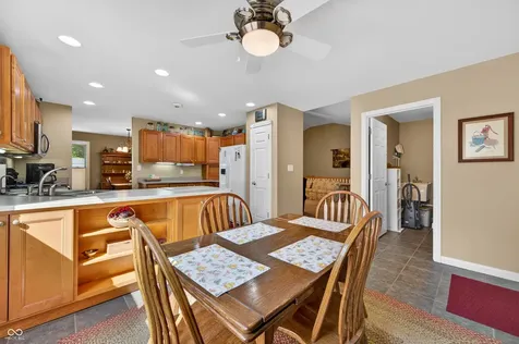 2516 Wyndham Place N Columbus IN 47203