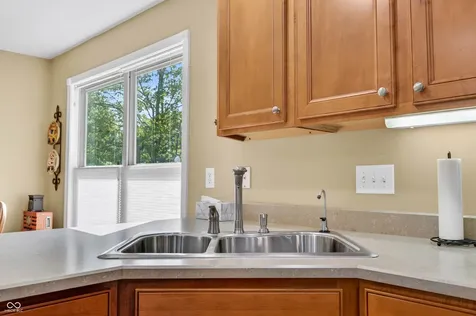 2516 Wyndham Place N Columbus IN 47203