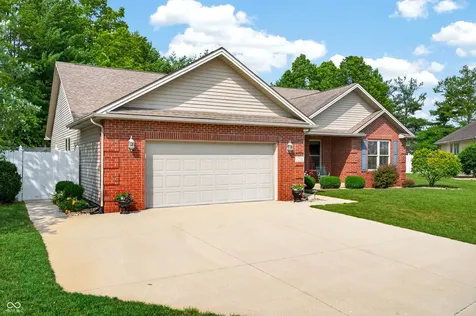 2516 Wyndham Place N Columbus IN 47203