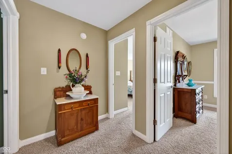 2516 Wyndham Place N Columbus IN 47203