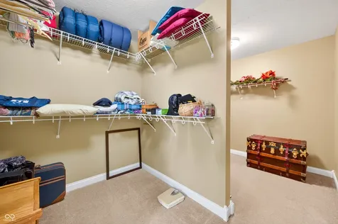 2516 Wyndham Place N Columbus IN 47203