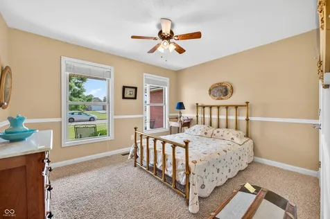 2516 Wyndham Place N Columbus IN 47203