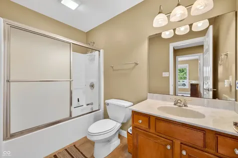 2516 Wyndham Place N Columbus IN 47203