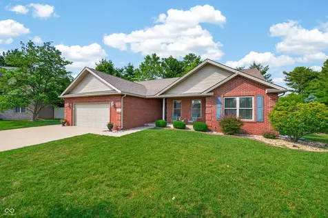 2516 Wyndham Place N Columbus IN 47203
