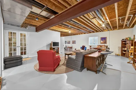 2516 Wyndham Place N Columbus IN 47203