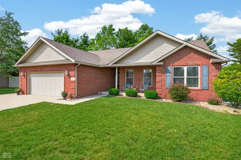 2516 Wyndham Place N Columbus IN 47203