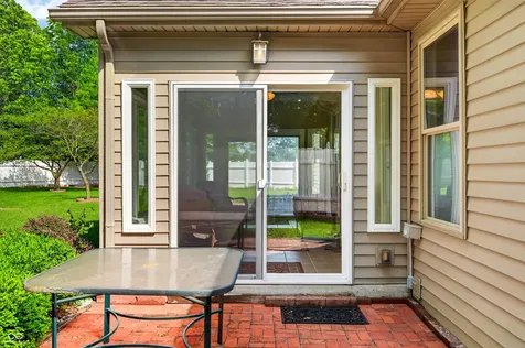 2516 Wyndham Place N Columbus IN 47203