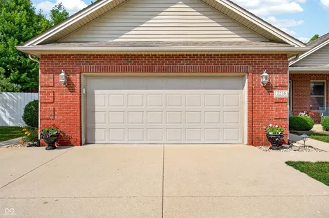 2516 Wyndham Place N Columbus IN 47203