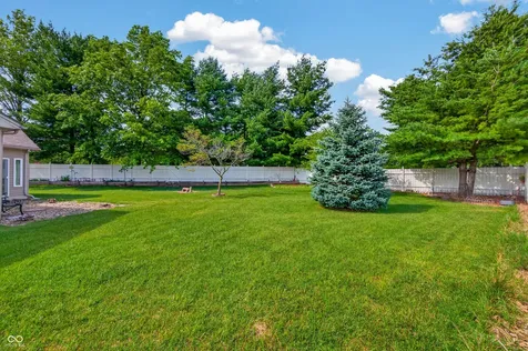2516 Wyndham Place N Columbus IN 47203