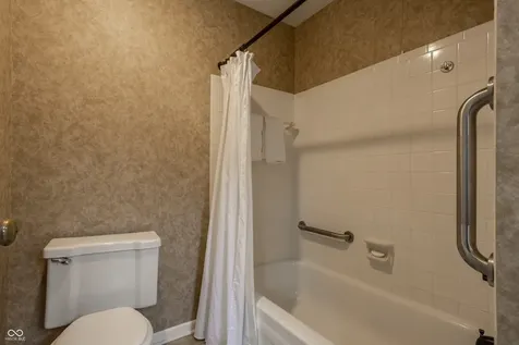 8805 Sawleaf Road Indianapolis IN 46260
