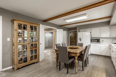 8805 Sawleaf Road Indianapolis IN 46260