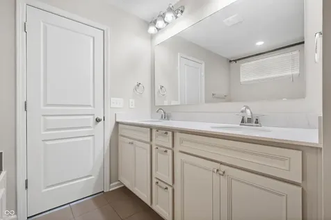 16037 Bugle Ridge Noblesville IN 46060