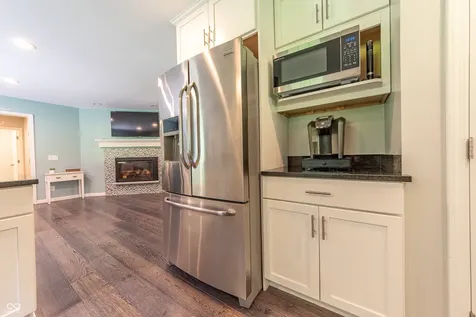 41 N Wolfcreek Road Columbus IN 47201