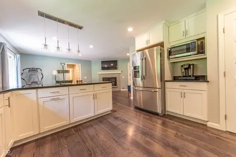 41 N Wolfcreek Road Columbus IN 47201