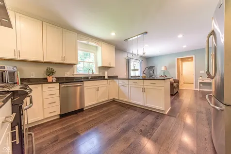 41 N Wolfcreek Road Columbus IN 47201