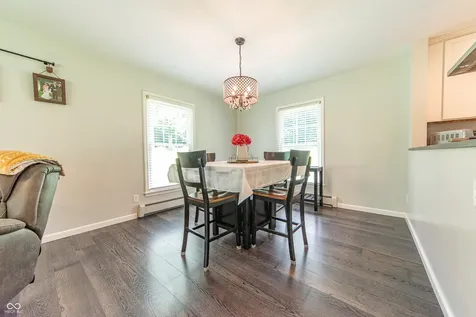 41 N Wolfcreek Road Columbus IN 47201