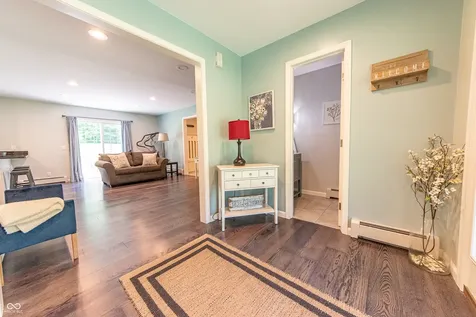 41 N Wolfcreek Road Columbus IN 47201