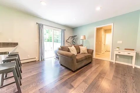 41 N Wolfcreek Road Columbus IN 47201