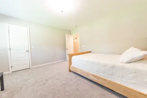 41 N Wolfcreek Road Columbus IN 47201
