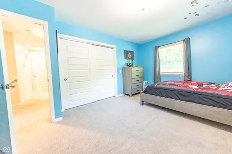 41 N Wolfcreek Road Columbus IN 47201