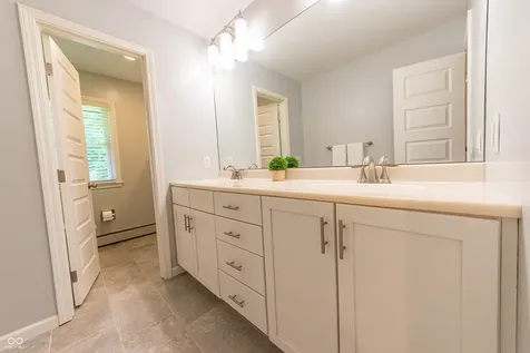 41 N Wolfcreek Road Columbus IN 47201