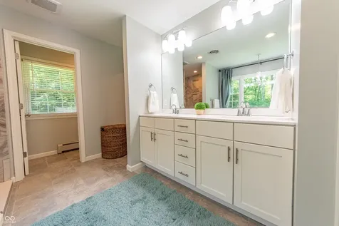 41 N Wolfcreek Road Columbus IN 47201