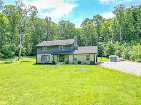 41 N Wolfcreek Road Columbus IN 47201