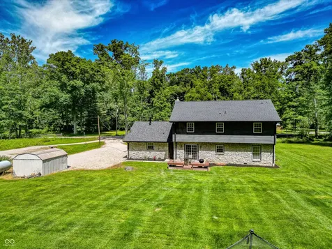 41 N Wolfcreek Road Columbus IN 47201