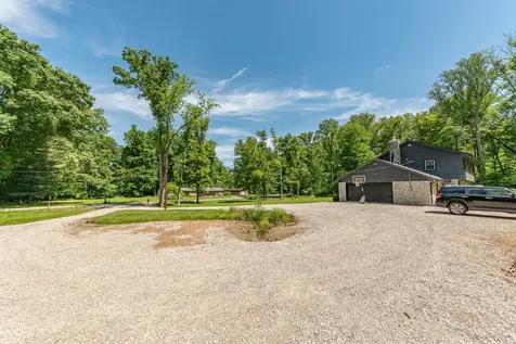 41 N Wolfcreek Road Columbus IN 47201