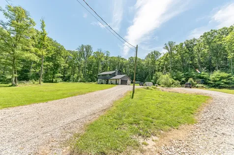 41 N Wolfcreek Road Columbus IN 47201