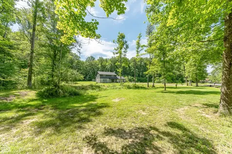 41 N Wolfcreek Road Columbus IN 47201