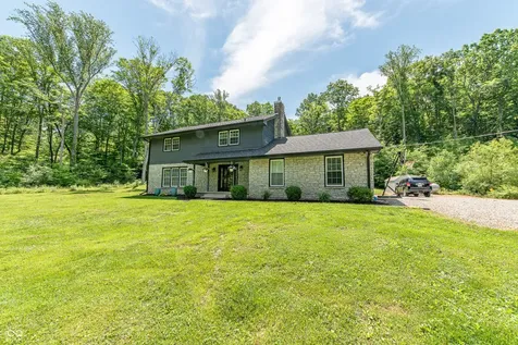 41 N Wolfcreek Road Columbus IN 47201