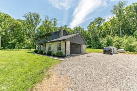 41 N Wolfcreek Road Columbus IN 47201